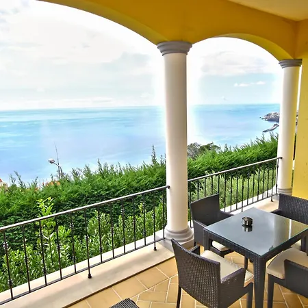 Palheiro Village Aldeamento Turístico 5*